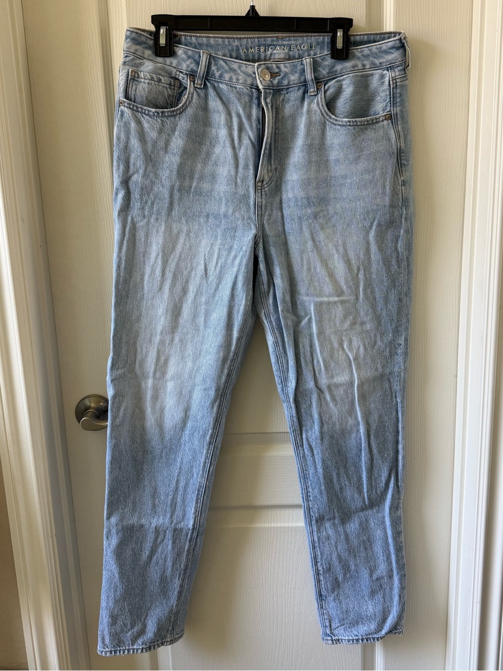 American Eagle AE Outfitters Light Blue Straight Leg Mom Jeans 12 LONG